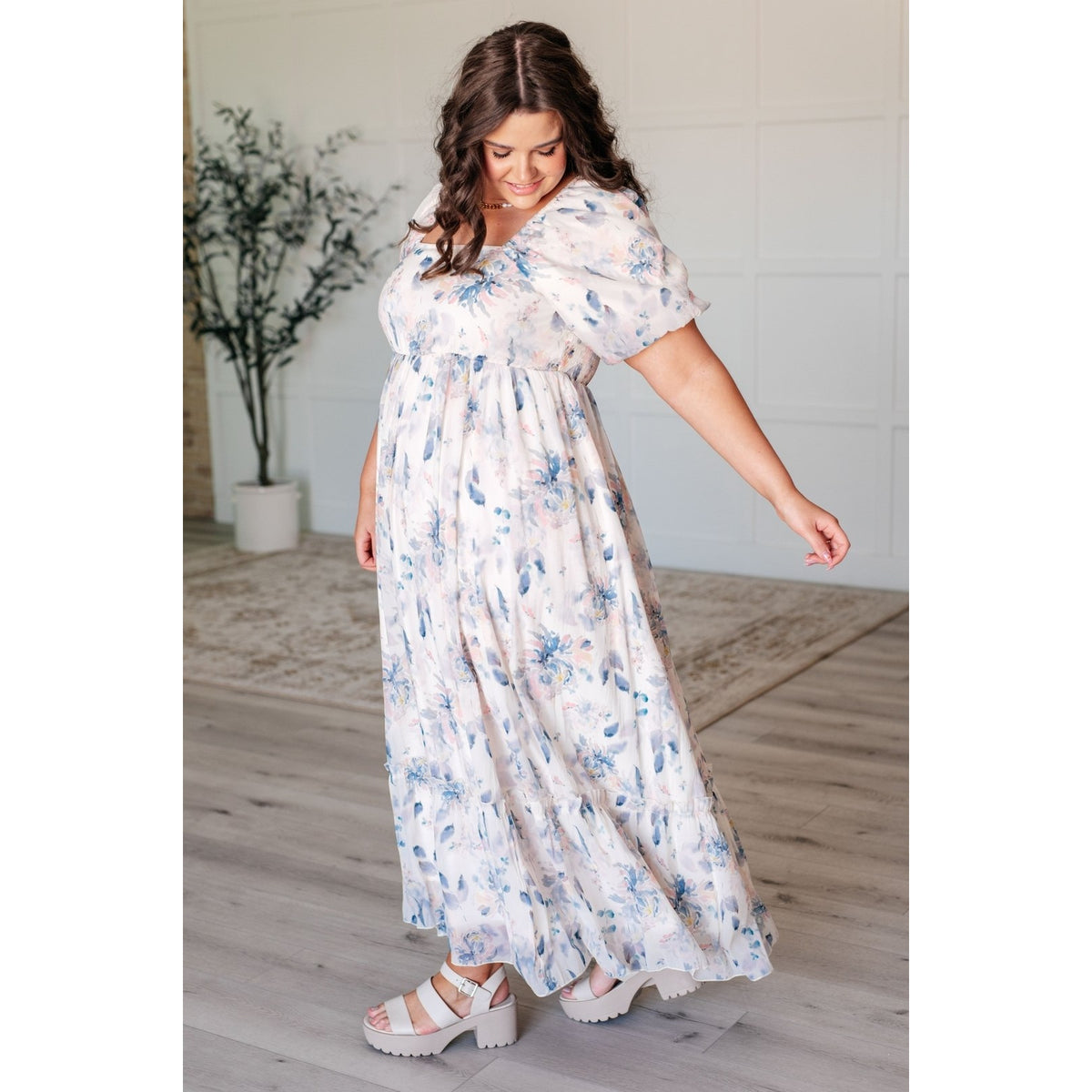 Gentle Yet Strong Balloon Sleeve Floral Dress