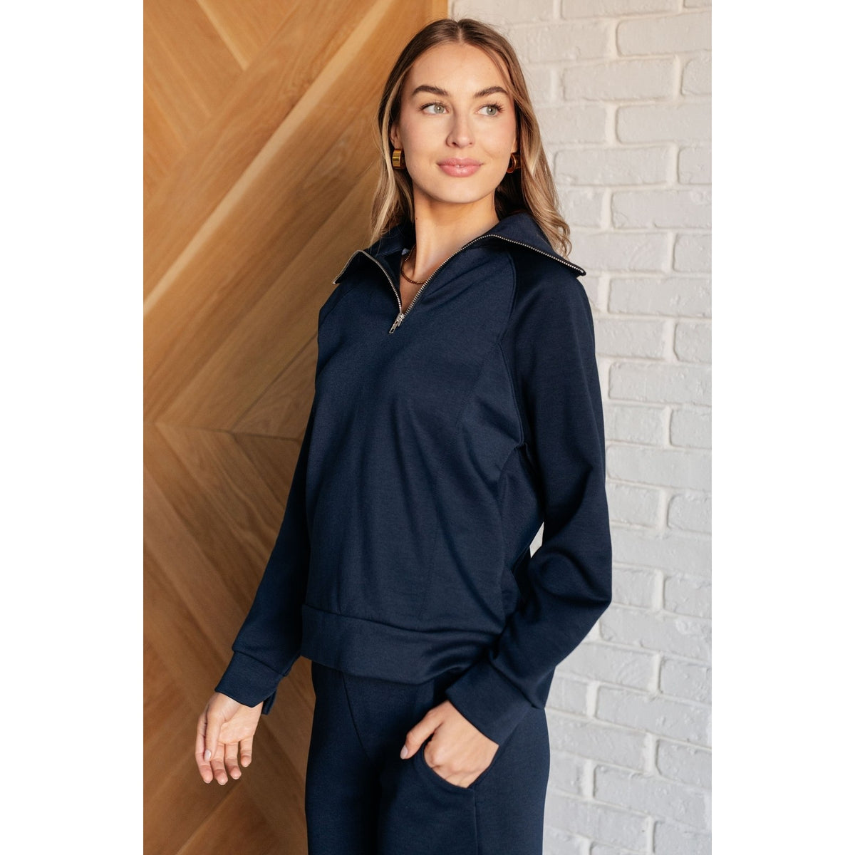 Hamptons Travel Half Zip Pullover in Navy