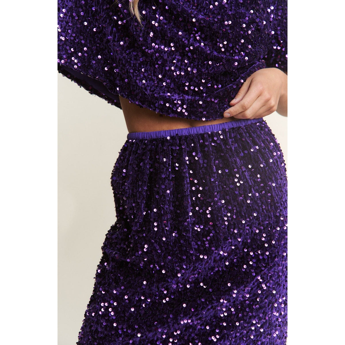 J.NNA Sequin Back Slit Midi Skirt