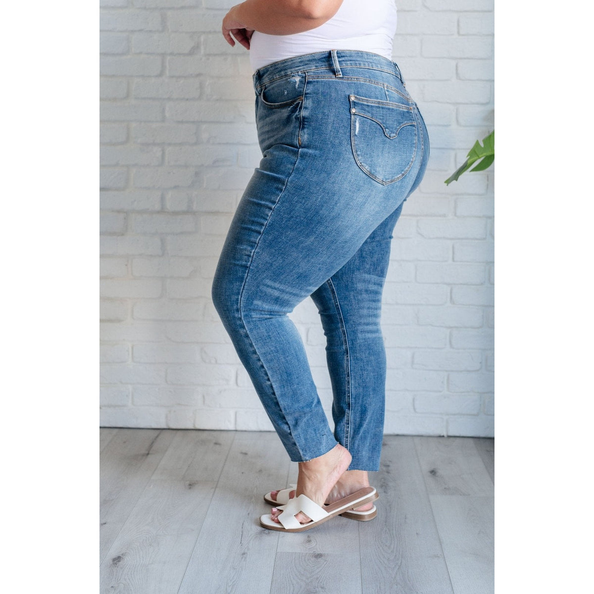 Nicole Tummy Control Skinny Jeans in Vintage Wash