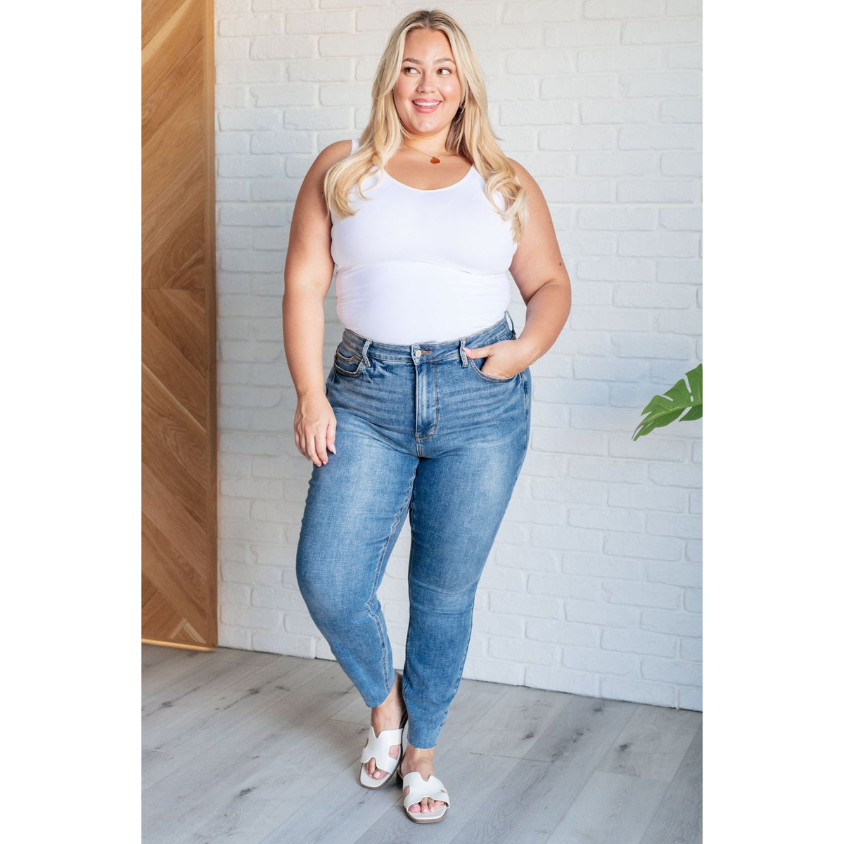 Nicole Tummy Control Skinny Jeans in Vintage Wash