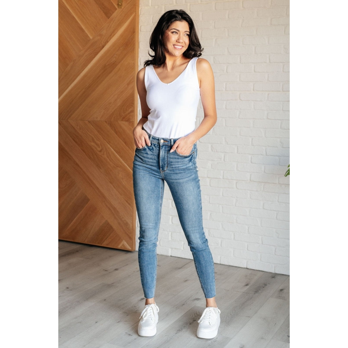 Nicole Tummy Control Skinny Jeans in Vintage Wash