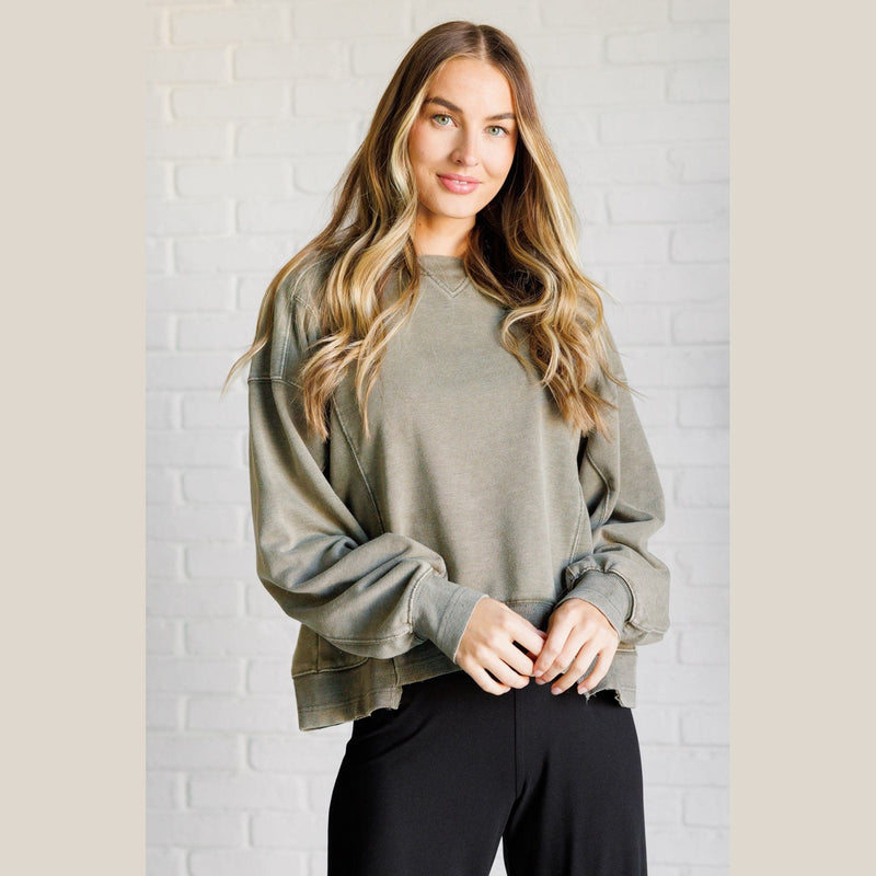 Quick Fix Mineral Wash Crew Neck Pullover in Army Green