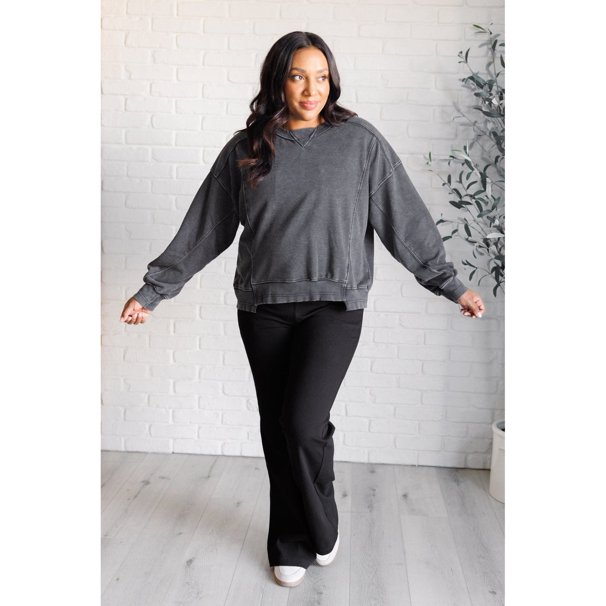 Quick Fix Mineral Wash Crew Neck Pullover in Black