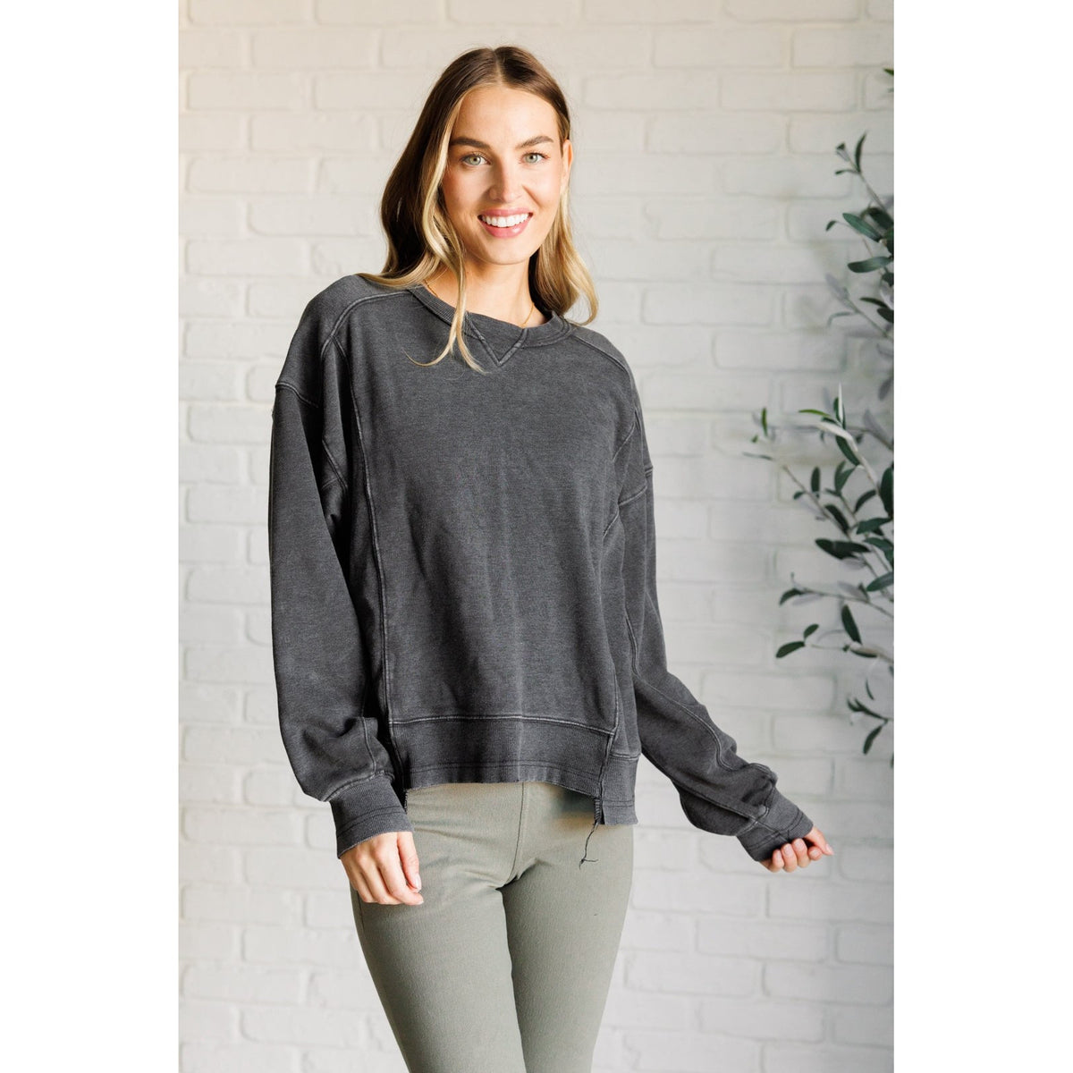 Quick Fix Mineral Wash Crew Neck Pullover in Black