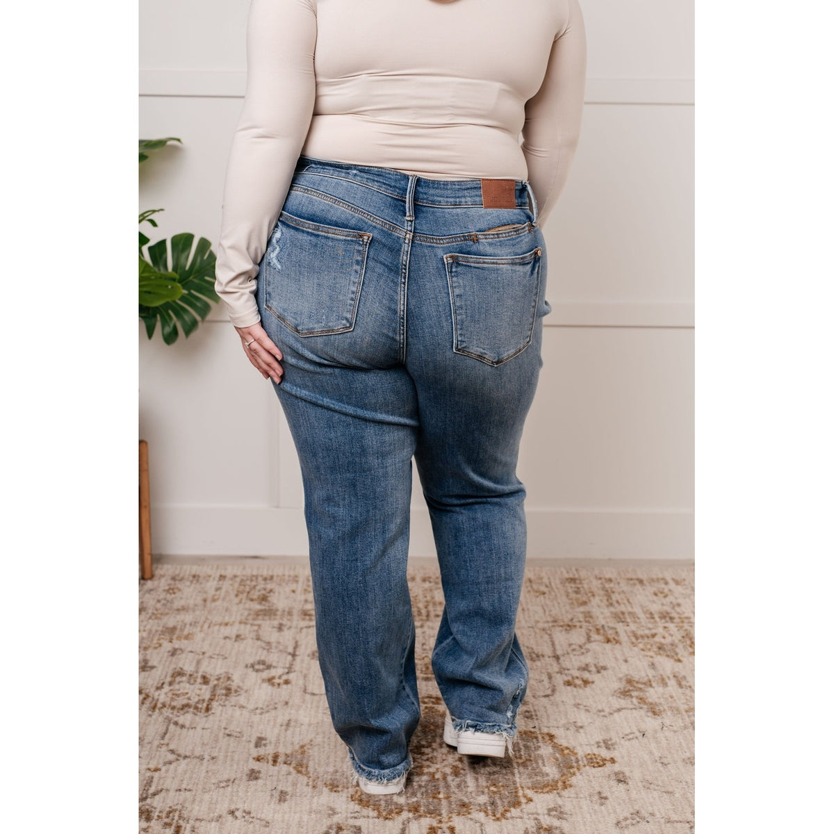 Quinn Mid Rise Cell Phone Pocket Dad Jeans