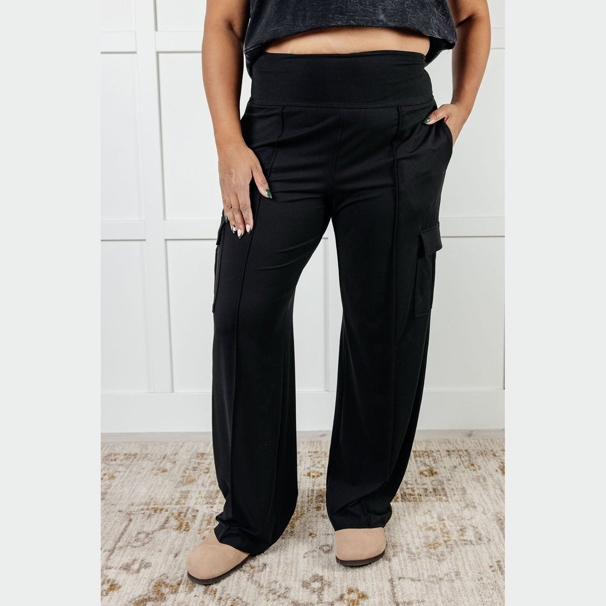 Race to Relax Cargo Pants in Black