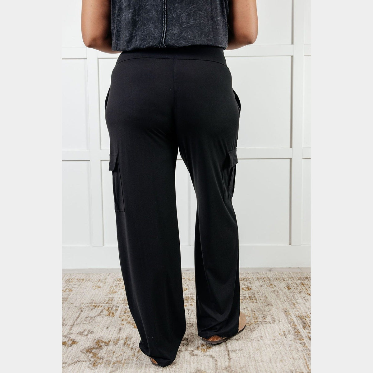 Race to Relax Cargo Pants in Black