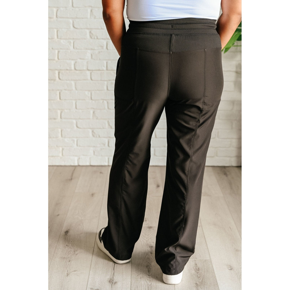 Runner's High Drawstring Joggers in Black