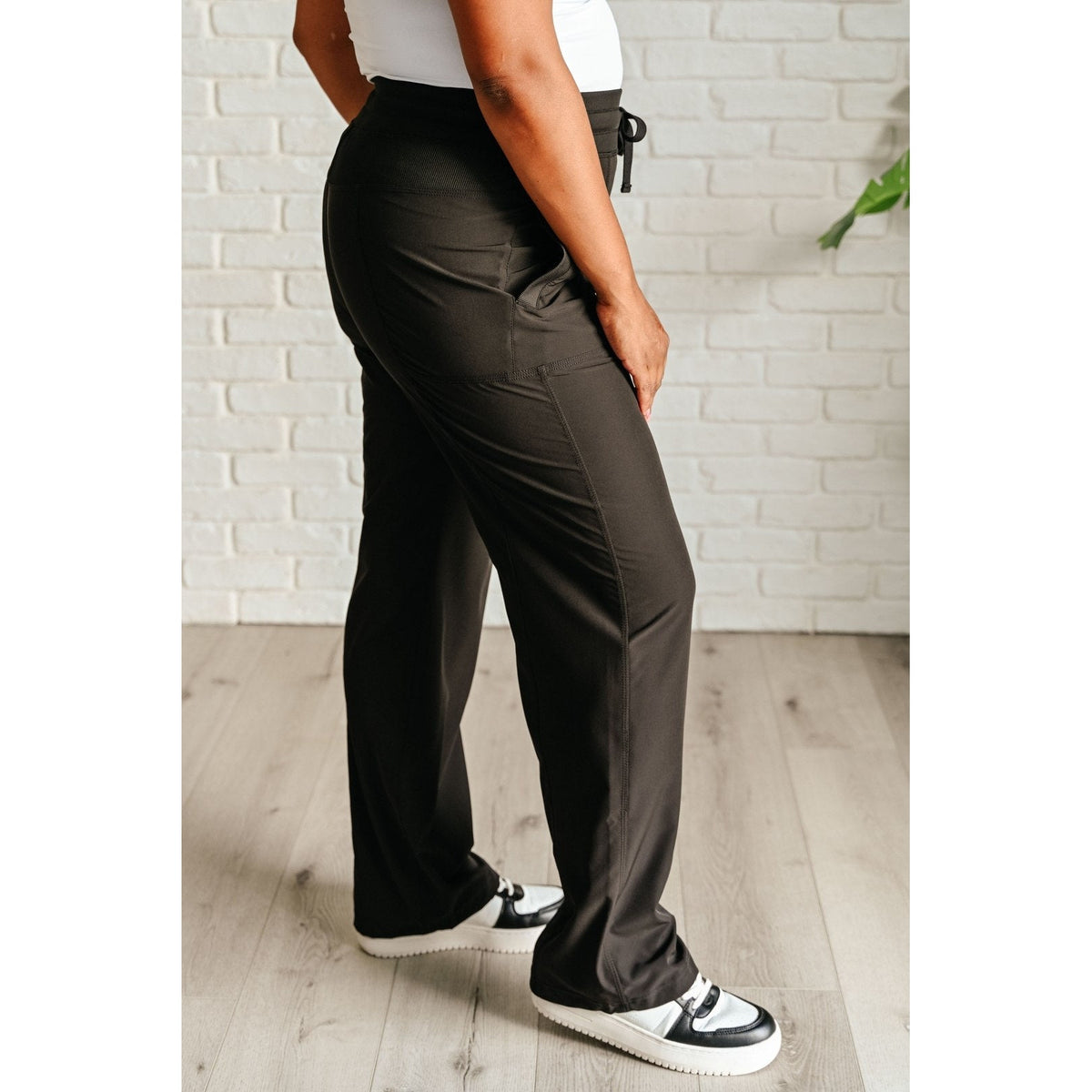 Runner's High Drawstring Joggers in Black