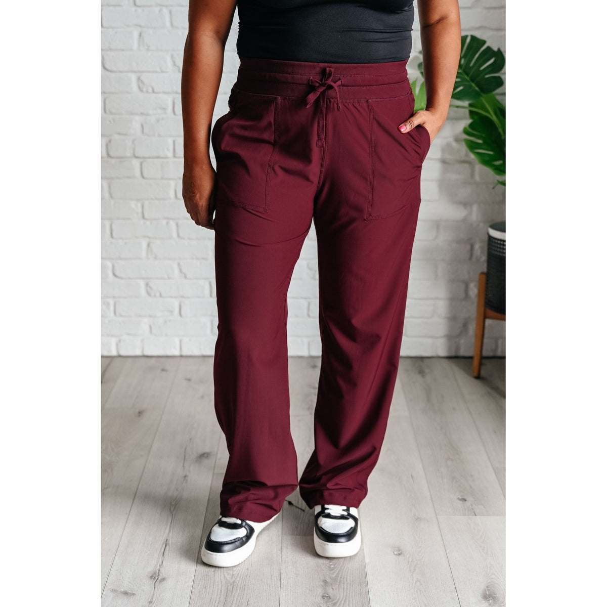 Runner's High Drawstring Joggers in Red Merlot