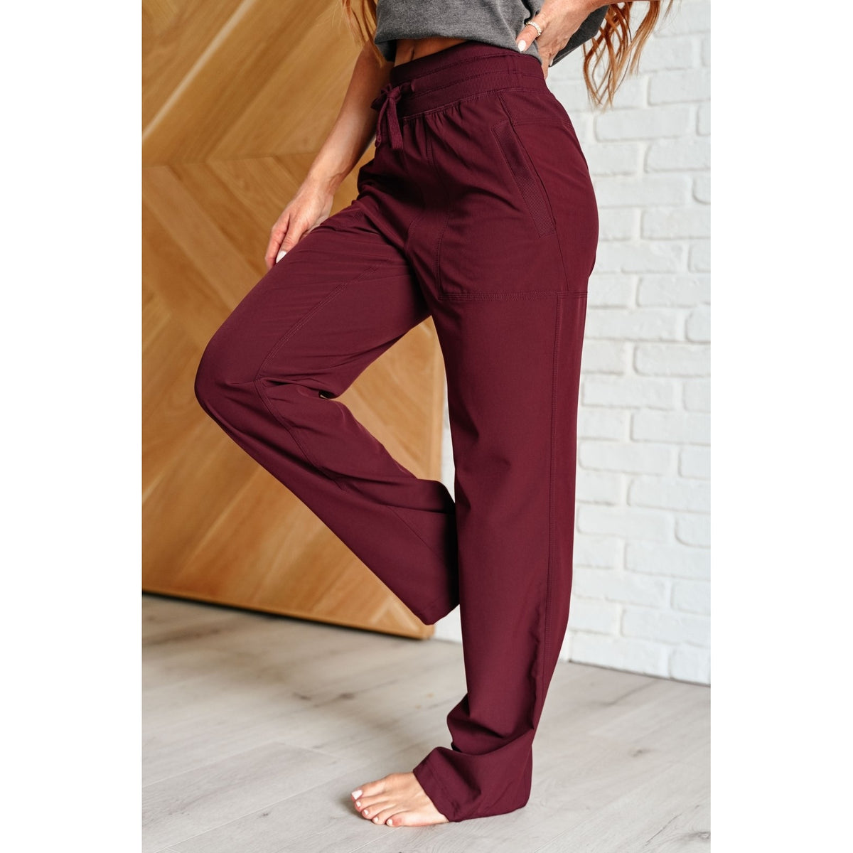 Runner's High Drawstring Joggers in Red Merlot