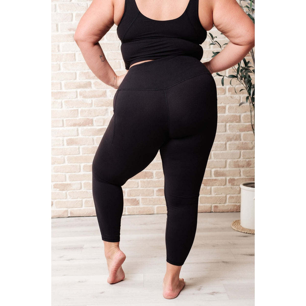 Somewhere to Start Leggings in Black