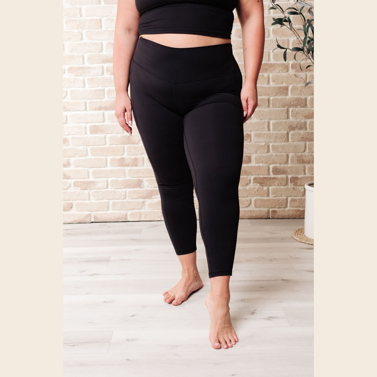 Somewhere to Start Leggings in Black