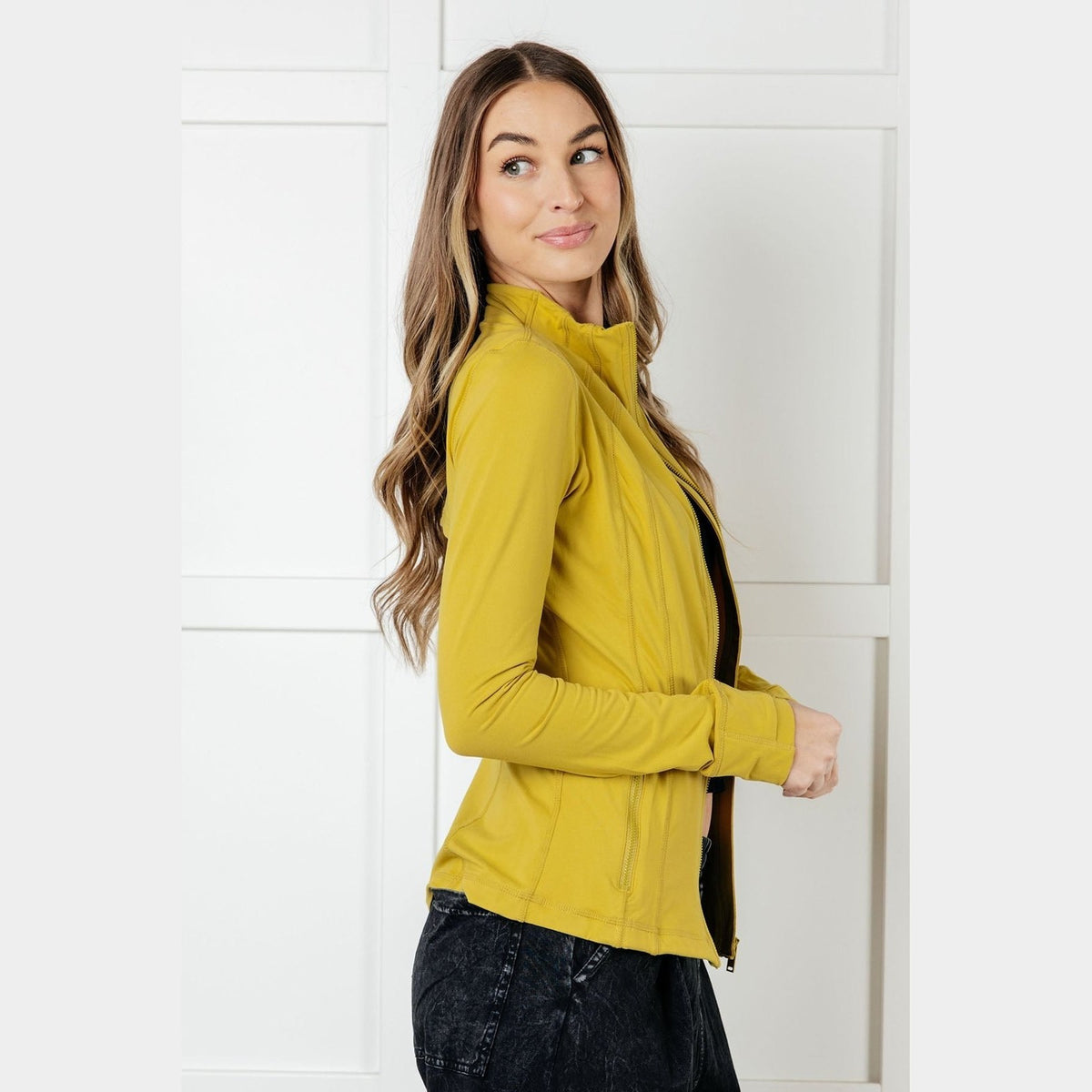 Staying Swift Activewear Jacket in Yellow Pear