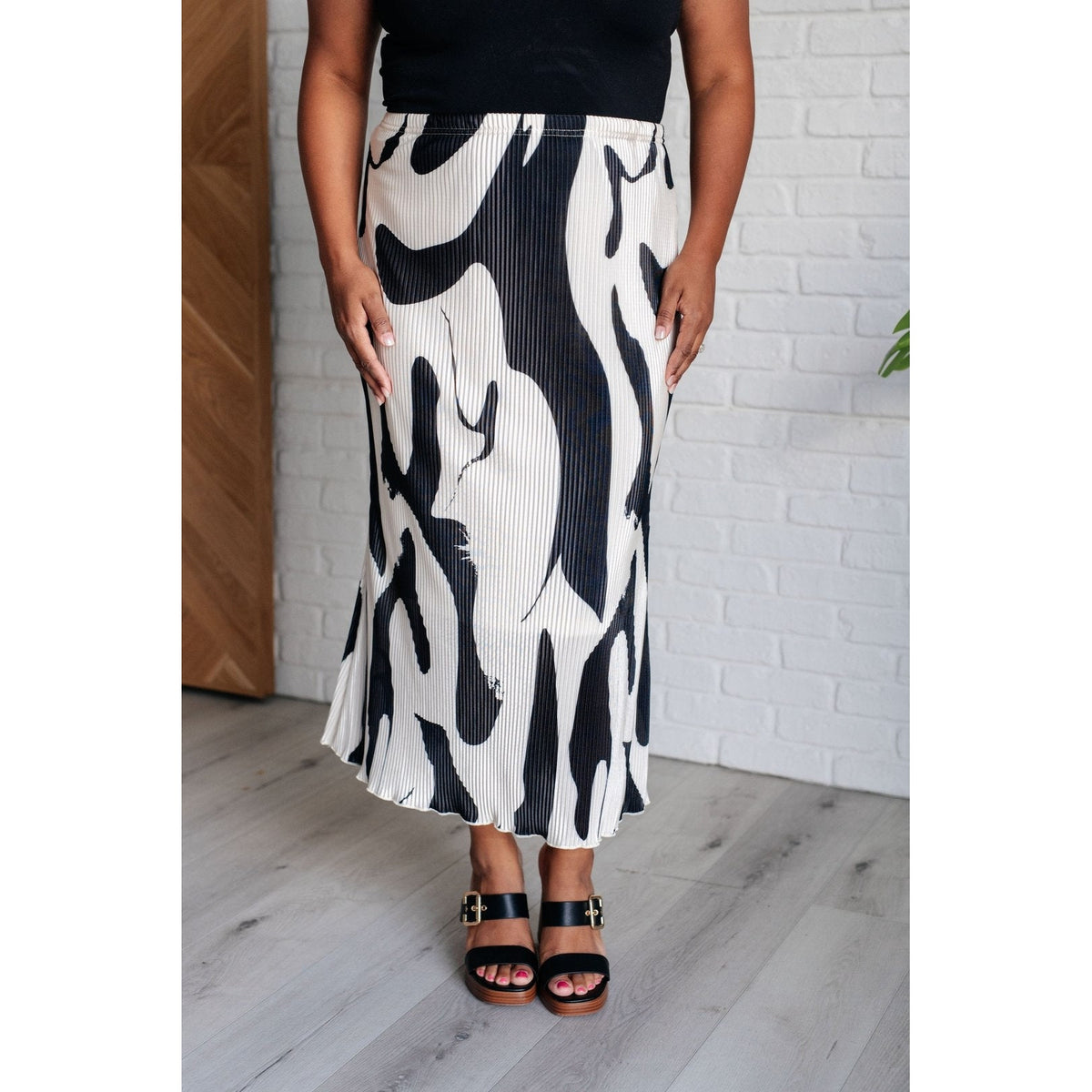 Thoroughly Modern Plisse Midi Skirt