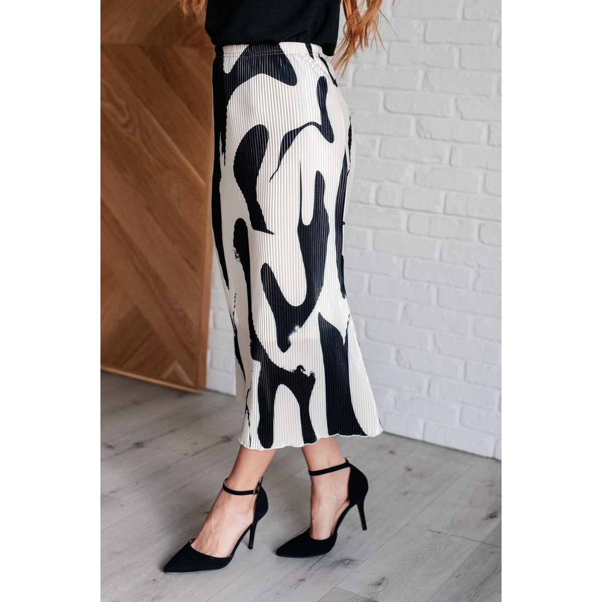 Thoroughly Modern Plisse Midi Skirt