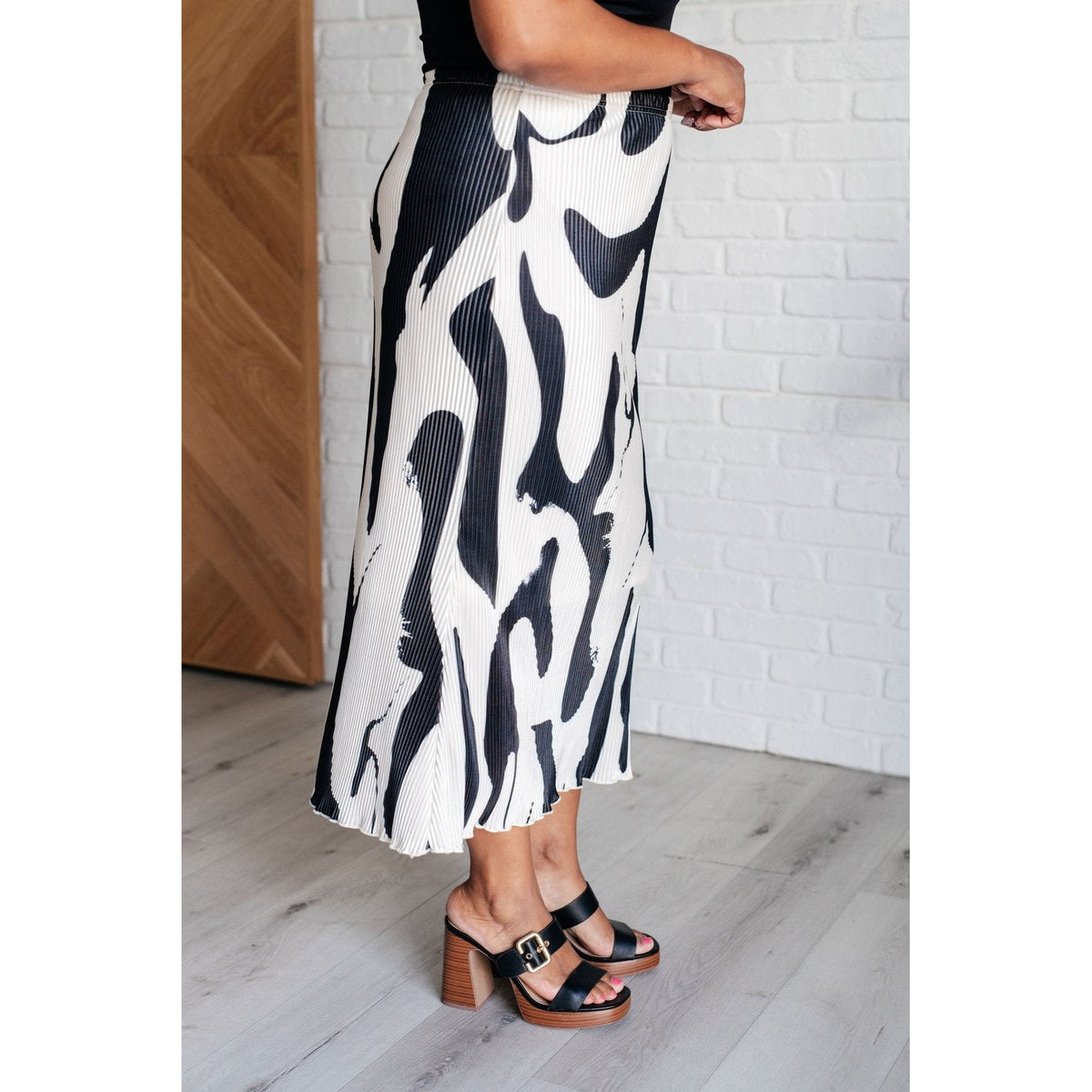 Thoroughly Modern Plisse Midi Skirt