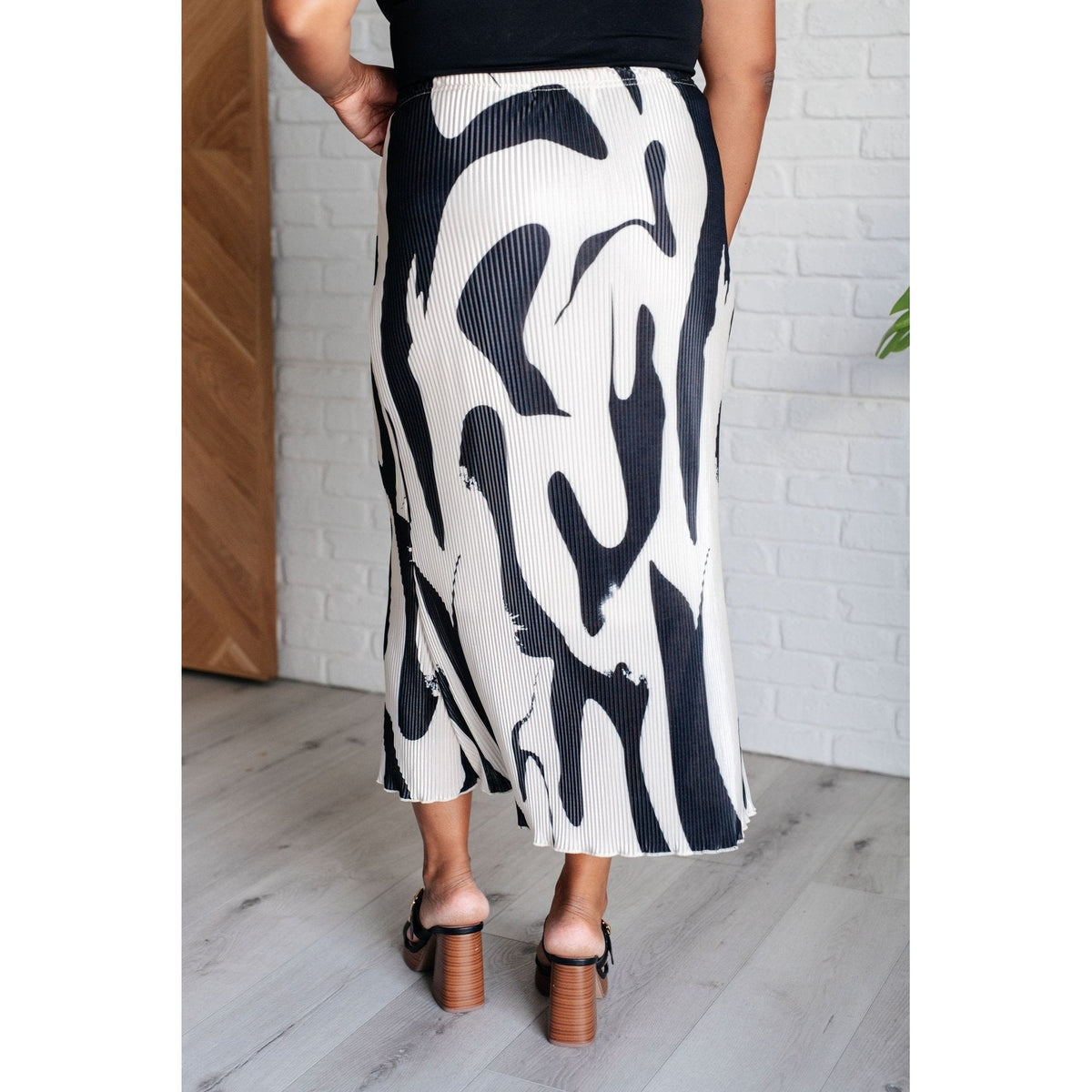 Thoroughly Modern Plisse Midi Skirt