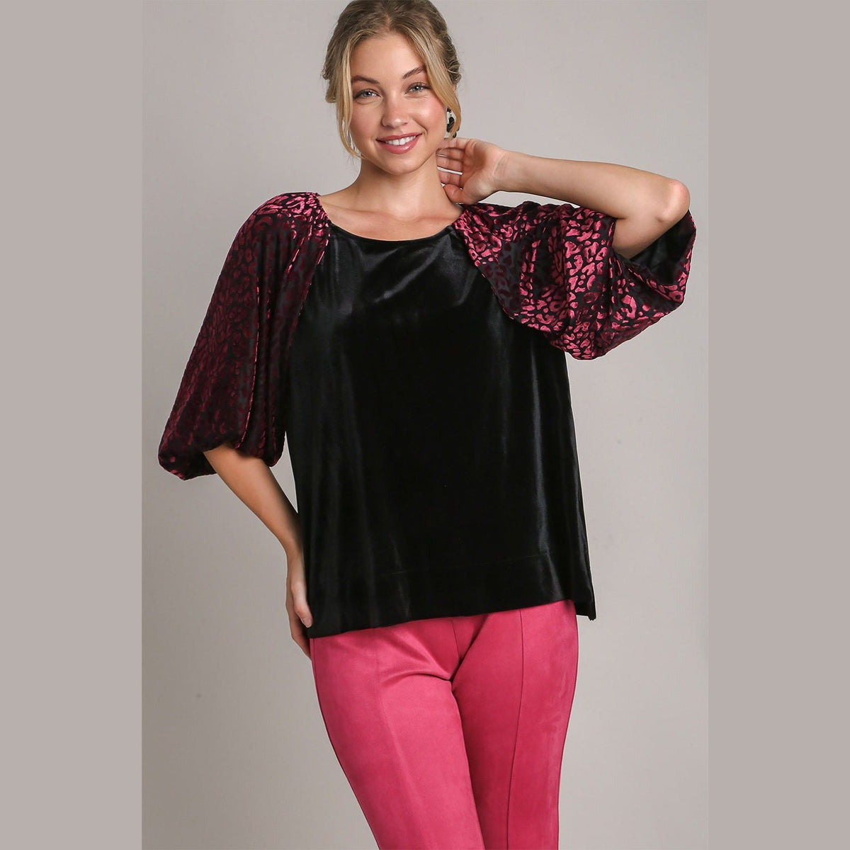 Umgee Round Neck Leopard Balloon Sleeve Velvet Top