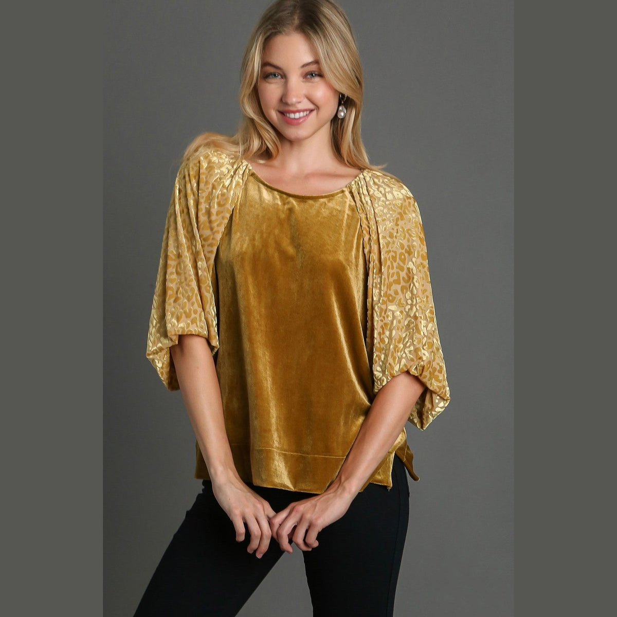 Umgee Round Neck Leopard Balloon Sleeve Velvet Top