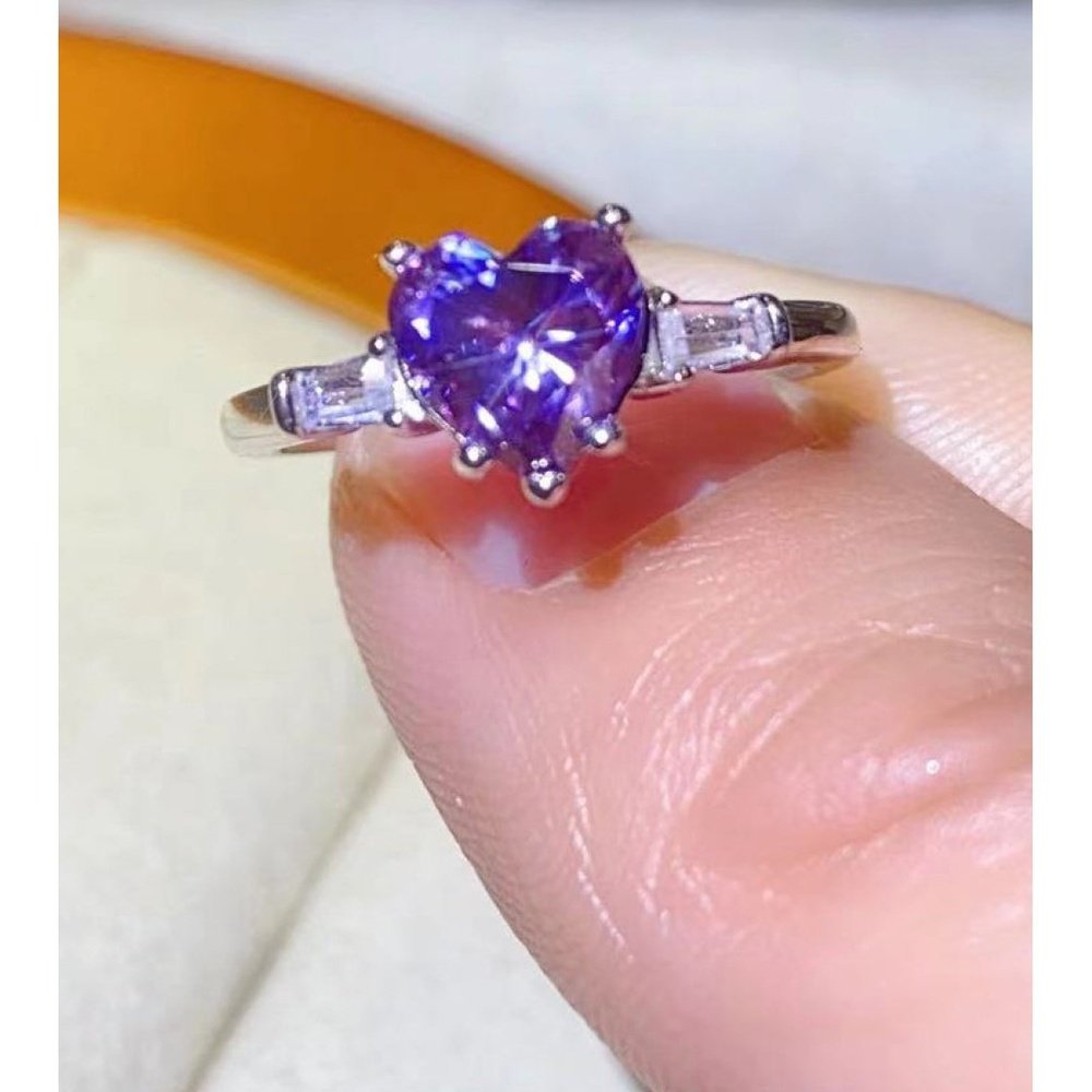 1 Carat Moissanite Heart-Shaped Platinum-Plated Ring in Purple