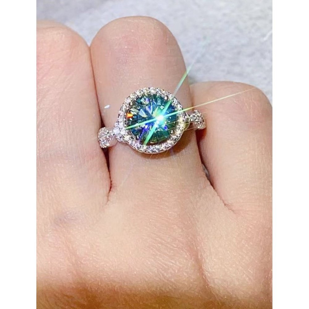 2 Carat Moissanite Emerald Green Ring