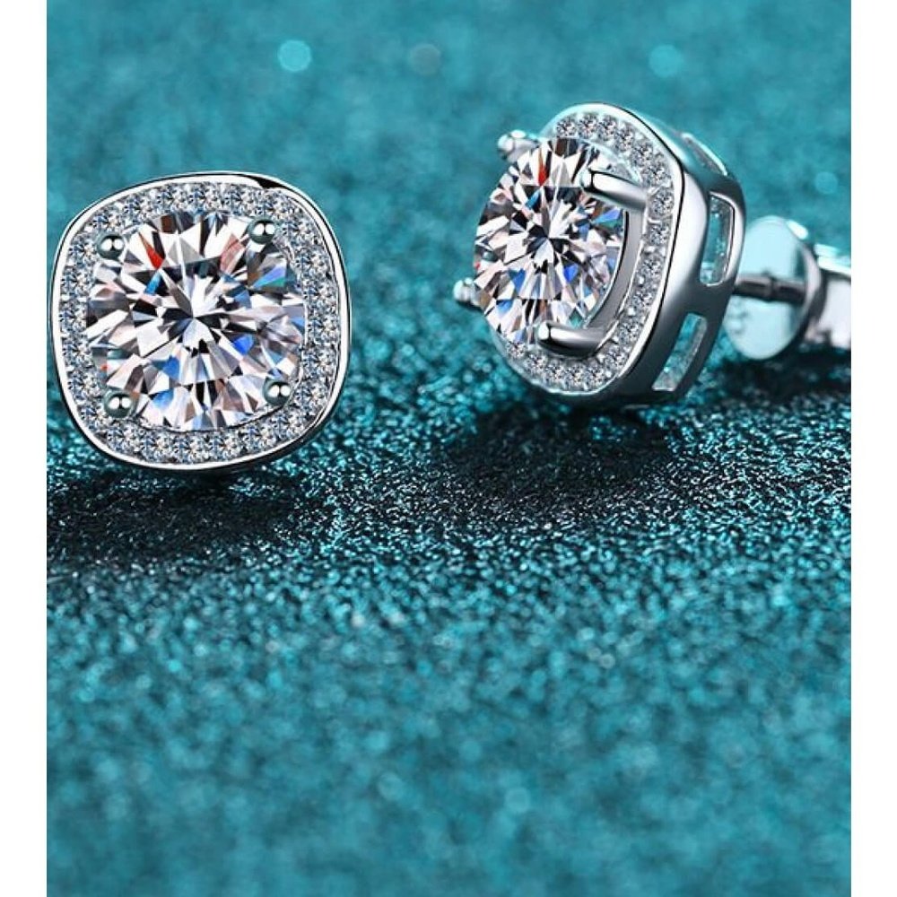 Let Me Love You 1 Carat Moissanite Stud Earrings