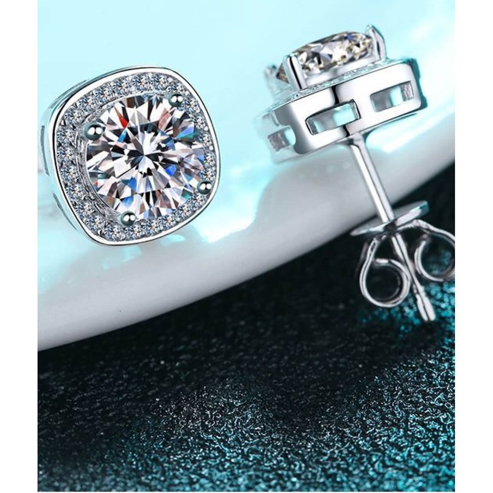 Let Me Love You 1 Carat Moissanite Stud Earrings