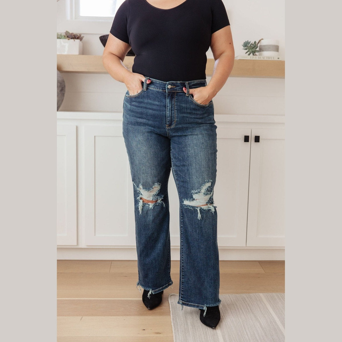 Rose High Rise 90's Straight Jeans in Dark Wash